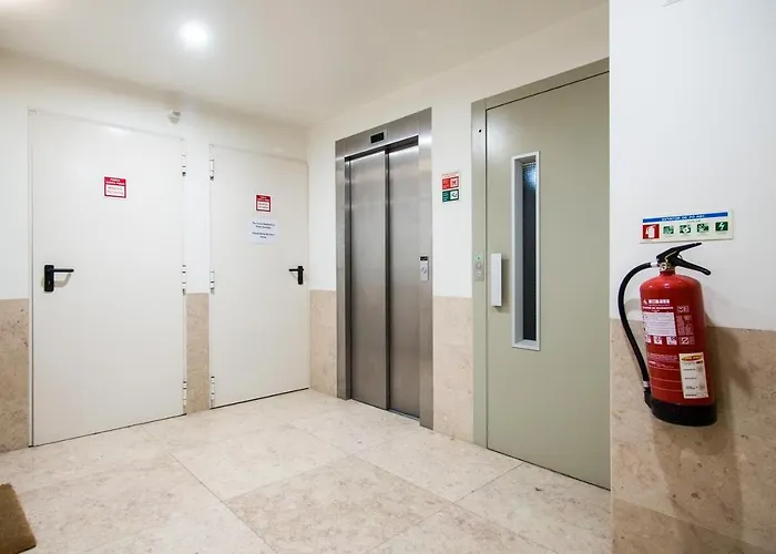 Vibrant Apartment Lissabon